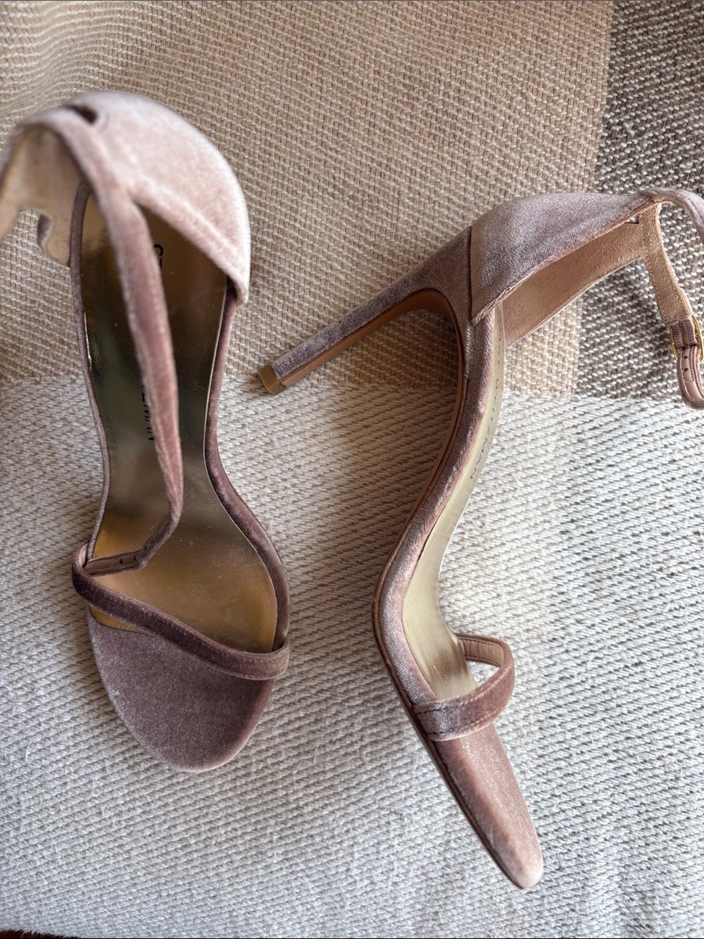 NEW Stuart Weitzman Women's Tan Heels size 7